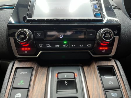 2019 Honda CR-V €27950 2019 HONDA CR-V EX HYBRID MASTERPIECE 2.0 AUTOMATIC / CRUISE CONTROL / REVERSE CAMERA / ELECTRIC MEMORY & HEATED SEATS / PANORAMIC SUNROOF AND MORE €27,950 thumbnail