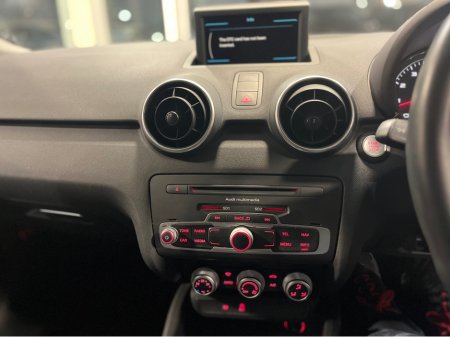 2015 Audi A1 DBA-8XCHZ 3DR €12,950 thumbnail