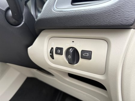 2017 Volvo V40 - thumbnail 12