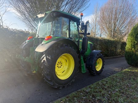 2017 John Deere XUV John Deere 6105RC €46,000