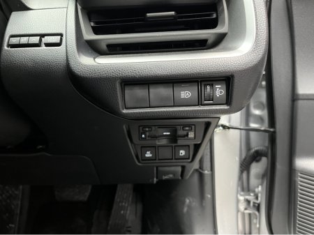 2025 Toyota Prius - thumbnail 10