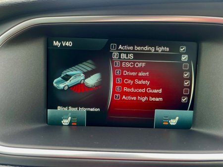 2016 Volvo V40 - thumbnail 37