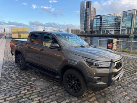 2022 Toyota Hilux  thumbnail