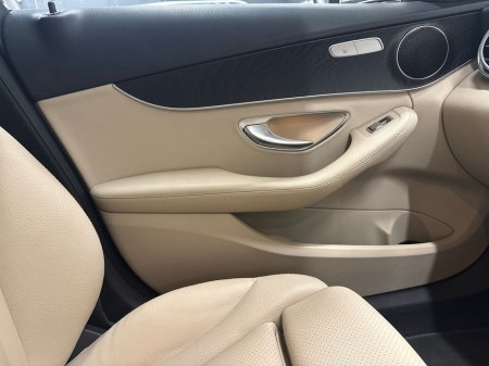 2020 Mercedes-Benz C Class C 200 A/T AMG Exterior Saloon €32,950 thumbnail