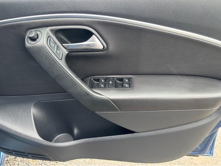 2016 Volkswagen Polo VW POLO €13,950 thumbnail