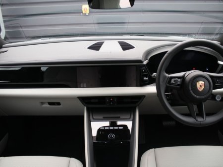 2025 Porsche Macan Electric €82,000 thumbnail