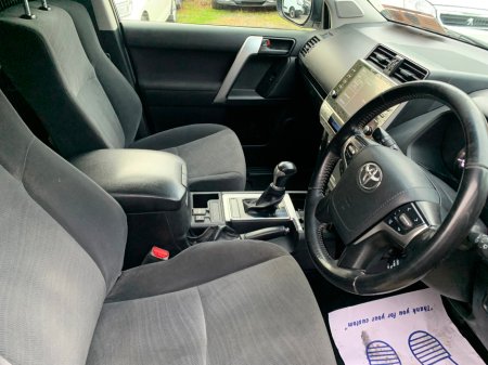 2022 Toyota Landcruiser 2.8 LWB AUTO COMMERCIAL // PRICE EXCL. VAT // GREAT CONDITION // 09/26 CVRT // ONE OWNER // FULL SERVICE HISTORY // €32,479 thumbnail