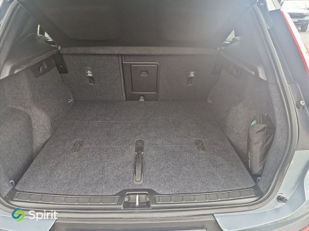 2022 Volvo XC40 - thumbnail 17
