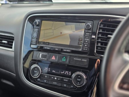 2014 Mitsubishi Outlander - thumbnail 13