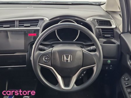 2017 Honda Fit FIT DAA-GP5 HYBRID 5DR AUTO €12,880 thumbnail