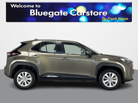 2023 Toyota Yaris Cross - thumbnail 2