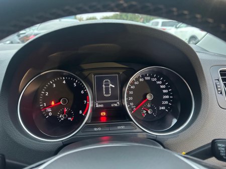 2017 Volkswagen Polo Cross 1.2L Petrol Automatic (7079) €13,495 thumbnail