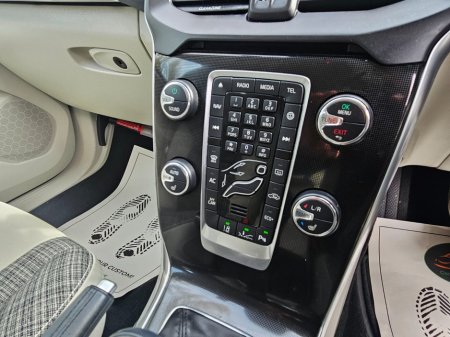 2019 Volvo V40 - thumbnail 28