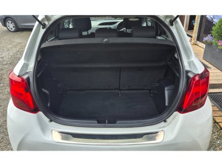 2016 Toyota Vitz - thumbnail 16