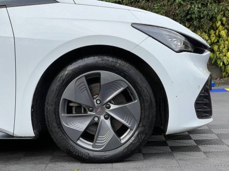 2023 Cupra Born V1 58KWH // VERY LOW MILEAGE // ADAPTIVE CRUISE CONTROL // HEATED STEERING WHEEL €23,900 thumbnail