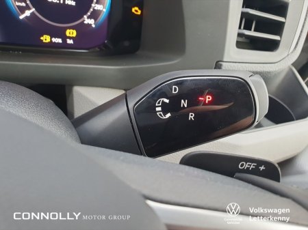 2025 Volkswagen Crafter CR35 Panel van Highline MWB 177 HP 2.0 TDI 8sp Automatic FWD €50,366 thumbnail