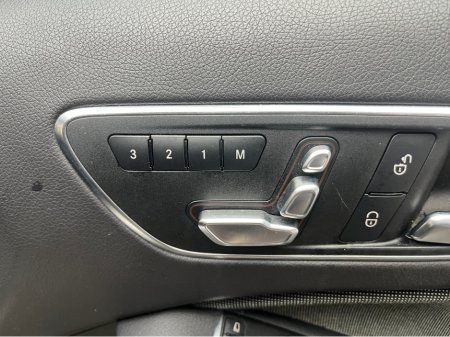 2017 Mercedes-Benz A Class €16950! 2017 MERCEDES-BENZ A180 STYLE 1.6 AUTOMATIC / CRUISE CONTROL / REVERSE CAMERA / ELECTRIC MEMORY & HEATED SEATS AND MORE €16,950 thumbnail