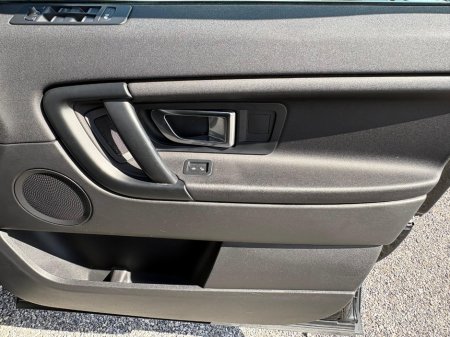 2017 Land Rover Discovery Sport - thumbnail 8