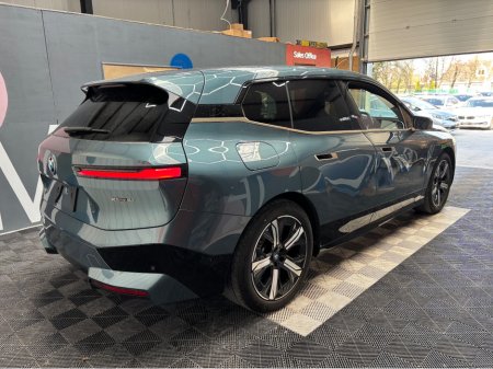2022 BMW iX - thumbnail 2