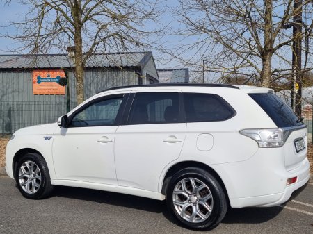 2015 Mitsubishi Outlander - thumbnail 14