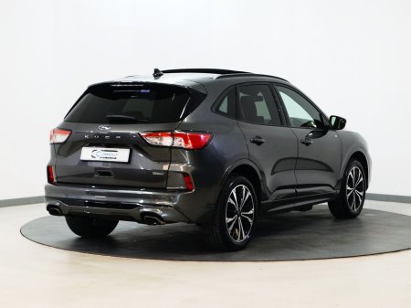 2022 Ford Kuga - view 3