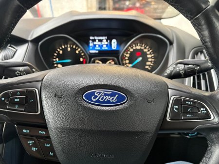 2018 Ford Focus - thumbnail 9
