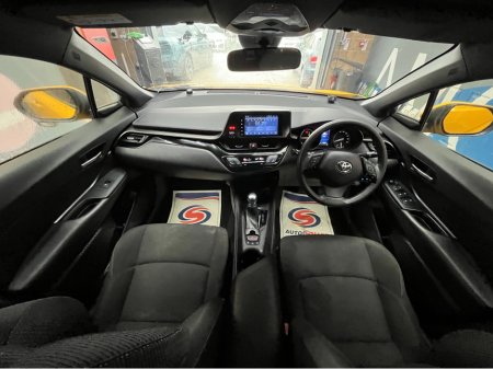 2018 Toyota C-HR - thumbnail 13