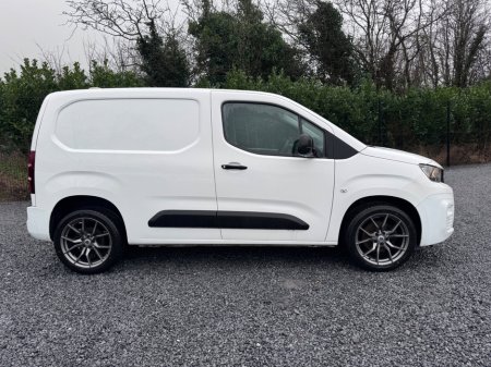 2020 Peugeot Partner  €13,950 thumbnail
