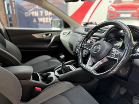 2017 Nissan Qashqai - thumbnail 8