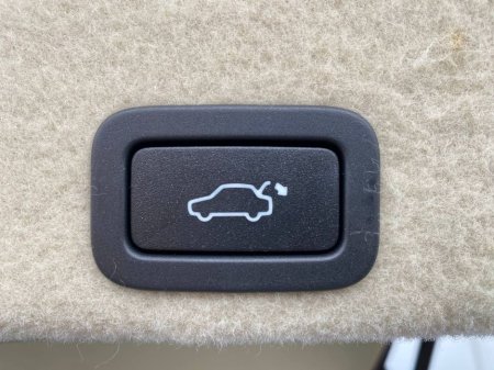 2016 Volvo XC60 - thumbnail 17