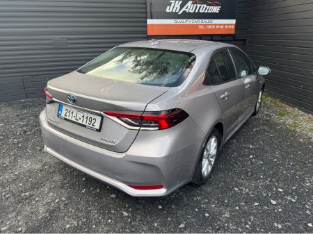 2021 Toyota Corolla 1.8 HYBRID SALOON €18,995 thumbnail
