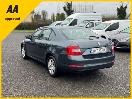 2015 Skoda Octavia - view 2