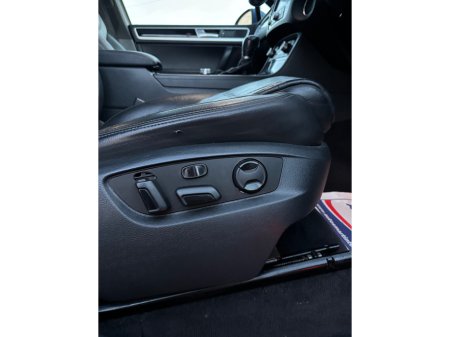 2017 Volkswagen Touareg V6 R-LINE + TDI B PLUS BLUEMOTION TECHNOLOGY €22,950 thumbnail