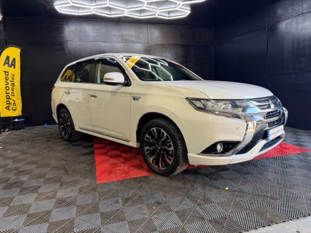 2017 Mitsubishi Outlander - thumbnail 4