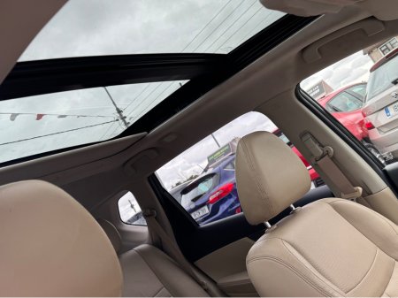 2016 Nissan X-Trail High spec 7seater €15,500