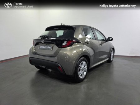 2025 Toyota Yaris Yaris Hybrid 115 Luna #103 €25,995