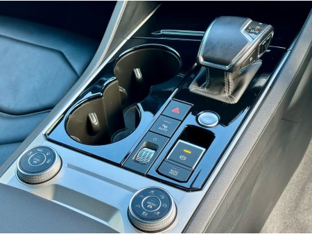 2023 Volkswagen Touareg - thumbnail 8