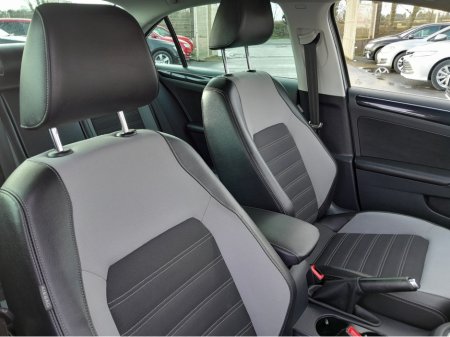 2015 Volkswagen Jetta - thumbnail 29