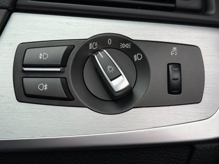 2016 BMW 5 Series - thumbnail 24