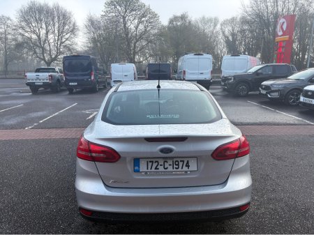 2017 Ford Focus - thumbnail 5