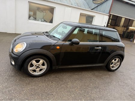 2010 MINI Hatch - thumbnail 4