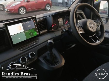 2025 Nissan Interstar - thumbnail 12