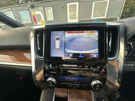 2015 Toyota Alphard Executive Lounge 2.5 Petrol Hybrid €38,995 thumbnail