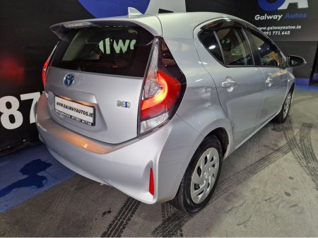 2017 Toyota Aqua - thumbnail 9