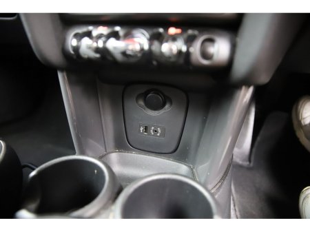 2017 MINI Hatch 1.5 AUTO 5DR *1 YEARS WARRANTY* €15,990 thumbnail