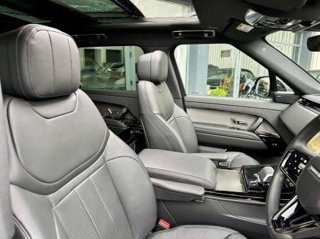 2025 Land Rover Range Rover Sport - thumbnail 10