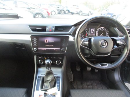 2022 Skoda Superb - thumbnail 10