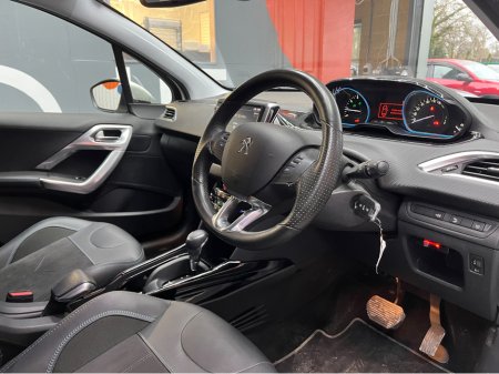 2020 Peugeot 2008 €15950! 2020 PEUGEOT 2008 1.2 AUTOMATIC / REVERSE CAMERA / HEATED SEATS €15,950 thumbnail
