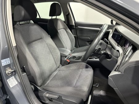 2023 Volkswagen Golf Automatic 1.0 Tsi €27,400 thumbnail