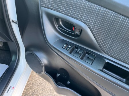 2019 Toyota Vitz 1.0 5DR AUTO LOW KMS HIGH SPEC €11,950 thumbnail